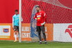 TRENING REPREZENTACJI POLSKI --- POLISH FOOTBALL NATIONAL TEAM TRAINING SESSION IN WARSAW BEN LEDERMAN  BARTLOMIEJ DRAGOWSKI