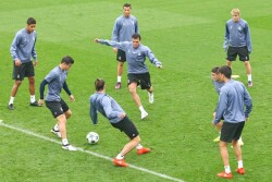 TRENING PIŁKARZY REAL MADRYT REAL MADRID TREINING RAPHAEL VARANE  CRISTIANO RONALDO  PEPE  MARTIN ODEGAARD