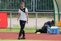 II LIGA PILKI NOZNEJ ZNICZ PRUSZKOW - OLIMPIA ELBLAG ADAM NOCON