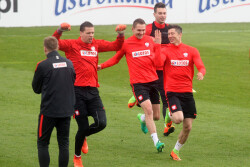 TRENING REPREZENTACJI POLSKI --- POLAND FOOTBALL NATIONAL TEAM TRAINING IN WARSAW WOJCIECH SZCZESNY  ROBERT LEWANDOWSKI  ARTUR JEDRZEJCZYK