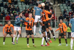 PIERWSZY MECZ 1/8 FINALU LIGA EUROPY SEZON 2022/23: SZACHTAR DONIECK - FEYENOORD ROTTERDAM 1:1 --- FIRST LEG UEFA EUROPA LEAGUE 1/8 FINAL MATCH IN WARSAW: SHAKHTAR DONETSK - FEYENOORD ROTTERDAM 1:1 IGOR PAIXAO  KEVIN KELSY