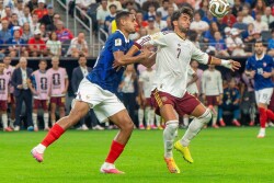 Maxence Lacroix Ferran Torres