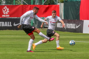 TRENING REPREZENTACJI POLSKI --- POLISH FOOTBALL NATIONAL TEAM TRAINING SESSION IN WARSAW PRZEMYSLAW WISNIEWSKI  MATEUSZ LEGOWSKI