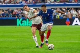 Fabian Ruiz Kylian Mbappe