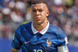 The Athletic: rywalizacja Mbappe i Viniciusa problemem Realu Madryt