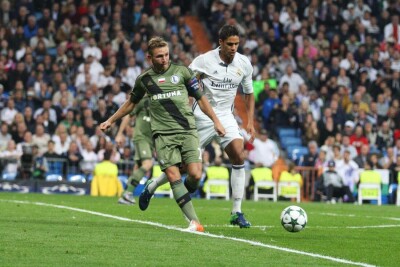 LIGA MISTRZOW REAL MADRYT - LEGIA WARSZAWA CHAMPIONS LEAGUE REAL MADRID - LEGIA WARSAW JAKUB RZEZNICZAK  RAPHAEL VARANE