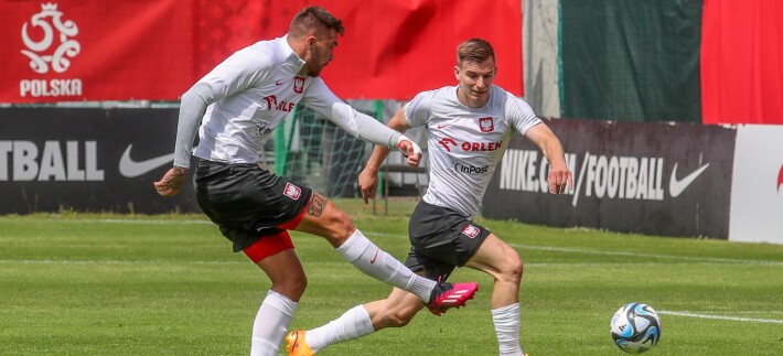 TRENING REPREZENTACJI POLSKI --- POLISH FOOTBALL NATIONAL TEAM TRAINING SESSION IN WARSAW PRZEMYSLAW WISNIEWSKI  MATEUSZ LEGOWSKI