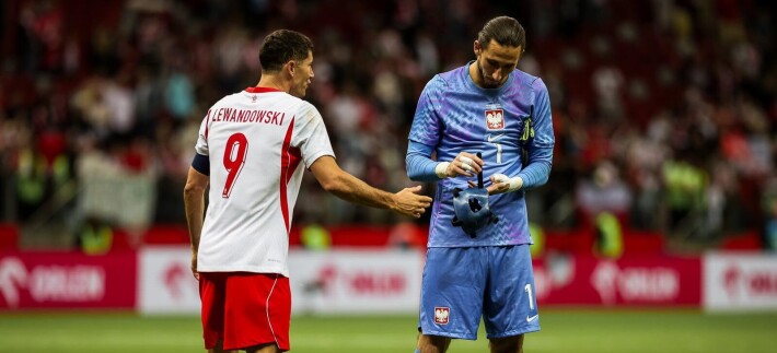 Robert Lewandowski Kamil Grabara
