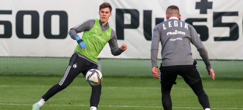 TRENING PILKARZY LEGII LEGIA WARSAW PLAYERS TRAINING KACPER KOSTORZ