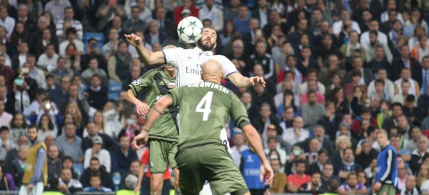 LIGA MISTRZOW REAL MADRYT - LEGIA WARSZAWA CHAMPIONS LEAGUE REAL MADRID - LEGIA WARSAW KARIM BENZEMA  JAKUB CZERWINSKI