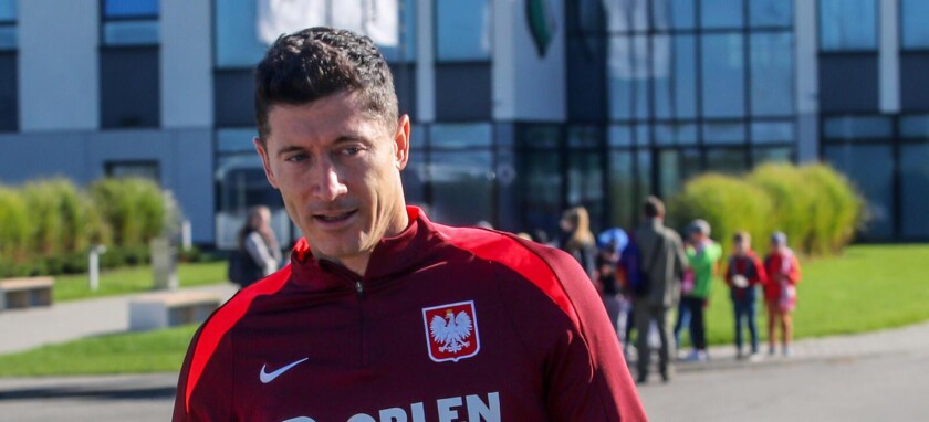 Jakub Piotrowski Bartosz Kapustka Robert Lewandowski Reprezentacja Polski trenuje na Legii przed meczem z Portugalią