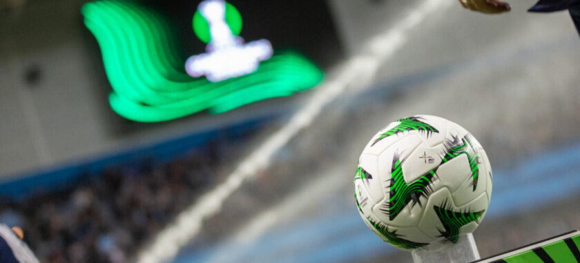 IF Djurgarden - Legia Warszawa 3:1 piłka piłki Liga Konferencji