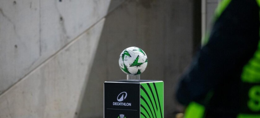 Omonia Nikozja - Legia Warszawa 0:3 piłka piłki Liga Konferencji