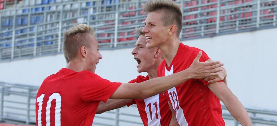 Zabki. Turniej o Puchar Syrenki U-17 Polska - Lotwa Lukasz Norkowski  Michal Skoras  Adrian Benedyczak
