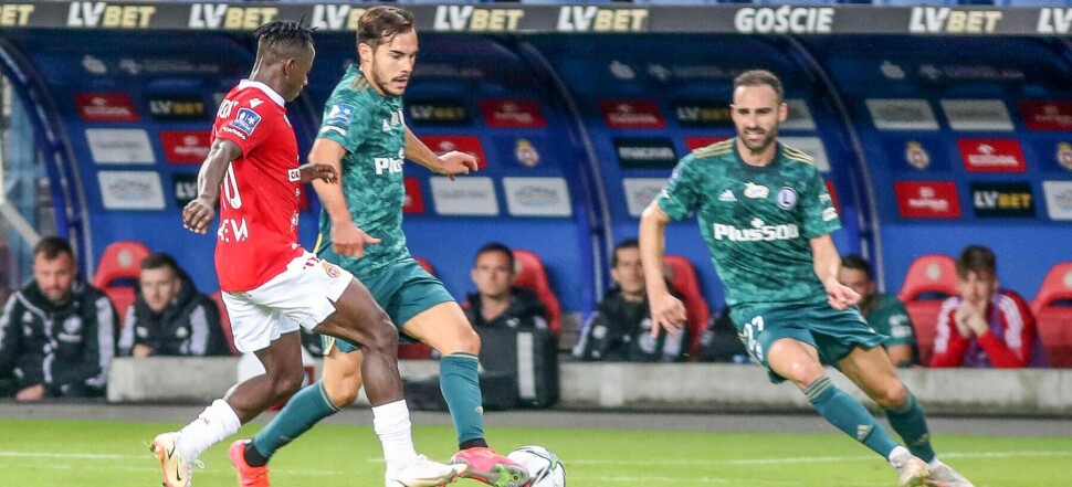 MECZ 6. KOLEJKA PKO EKSTRAKLASA SEZON 2021/22 --- POLISH FOOTBALL TOP LEAGUE MATCH IN CRACOW: WISLA KRAKOW - LEGIA WARSZAWA YAW YEBOAH  YURI RIBEIRO