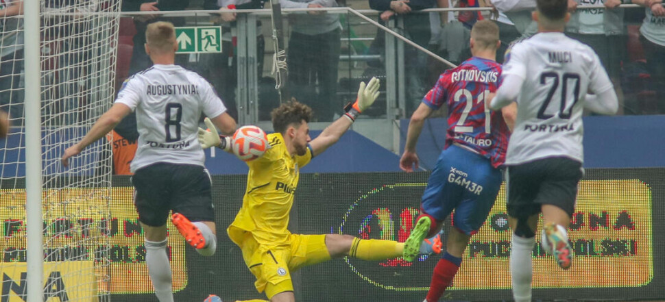 FINALOWY MECZ FORTUNA PUCHAR POLSKI SEZON 2022/23 --- FINAL OF POLISH CUP FOOTBALL MATCH IN WARSAW: LEGIA WARSZAWA - RAKOW CZESTOCHOWA KACPER TOBIASZ  VLADISLAVS GUTKOVSKIS