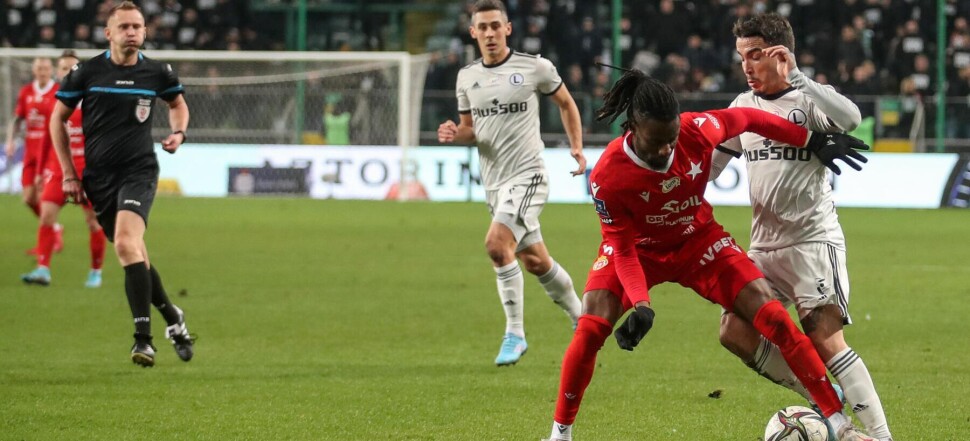 PKO EKSTRAKASA  LEGIA WARSZAWA - WISLA KRAKOW PIOTR LASYK  JOSEPH COLLEY  JOSUE  FAUL