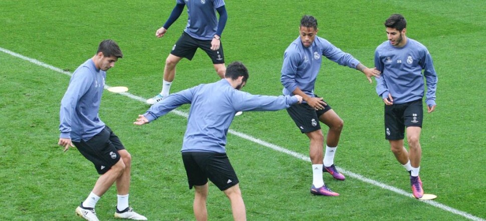 TRENING PIŁKARZY REAL MADRYT REAL MADRID TREINING TONI KROOS  MARIANO  MARCO ASENSIO