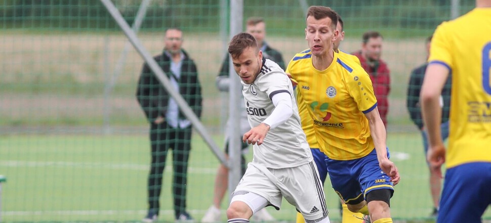 III LIGA PILKI NOZNEJ  GRUPA I LEGIA II WARSZAWA - UNIA SKIERNIEWICE MIKOLAJ KWIETNIEWSKI  KACPER KARASEK